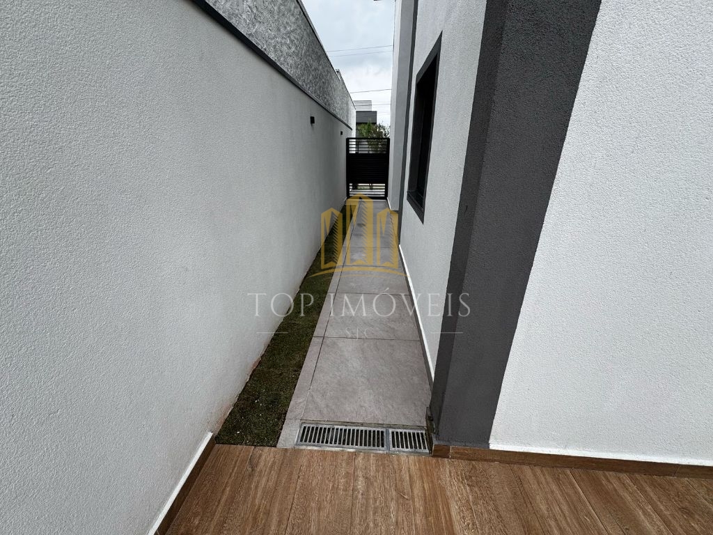 Sobrado novo alto padrão 4 dormitórios piscina zona norte condomínio mantiqueira sjc