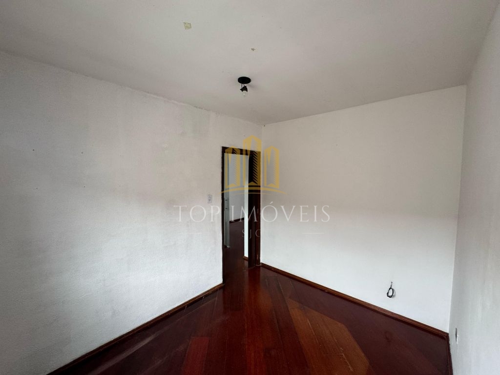 Excelente Apartamento Localizado no Bosque dos Eucaliptos Proximo ao SESI Andar baixo Predio sem elevador