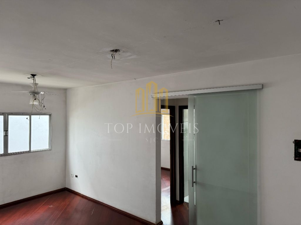 Excelente Apartamento Localizado no Bosque dos Eucaliptos Proximo ao SESI Andar baixo Predio sem elevador