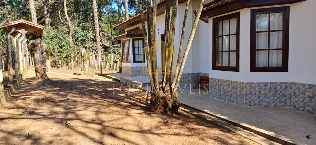 Belissima Chacara duas Casas 360m² de Construção 2600m² de Terreno Ótima Localização e Acabamento.