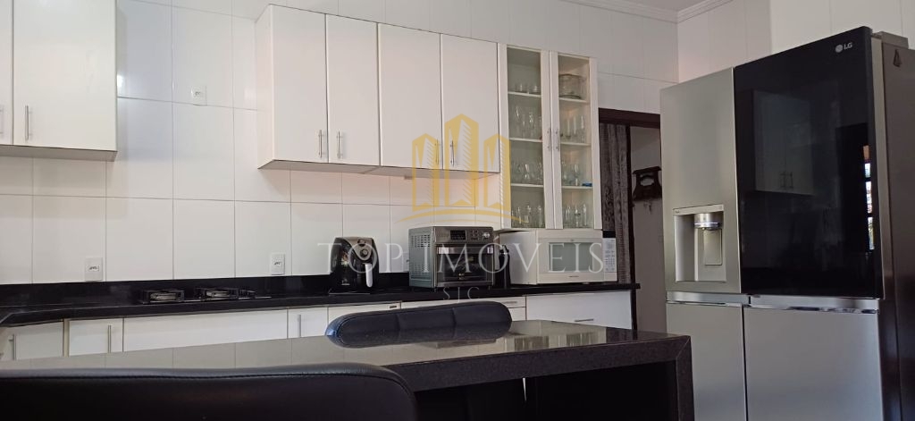 Belissima Chacara duas Casas 360m² de Construção 2600m² de Terreno Ótima Localização e Acabamento.