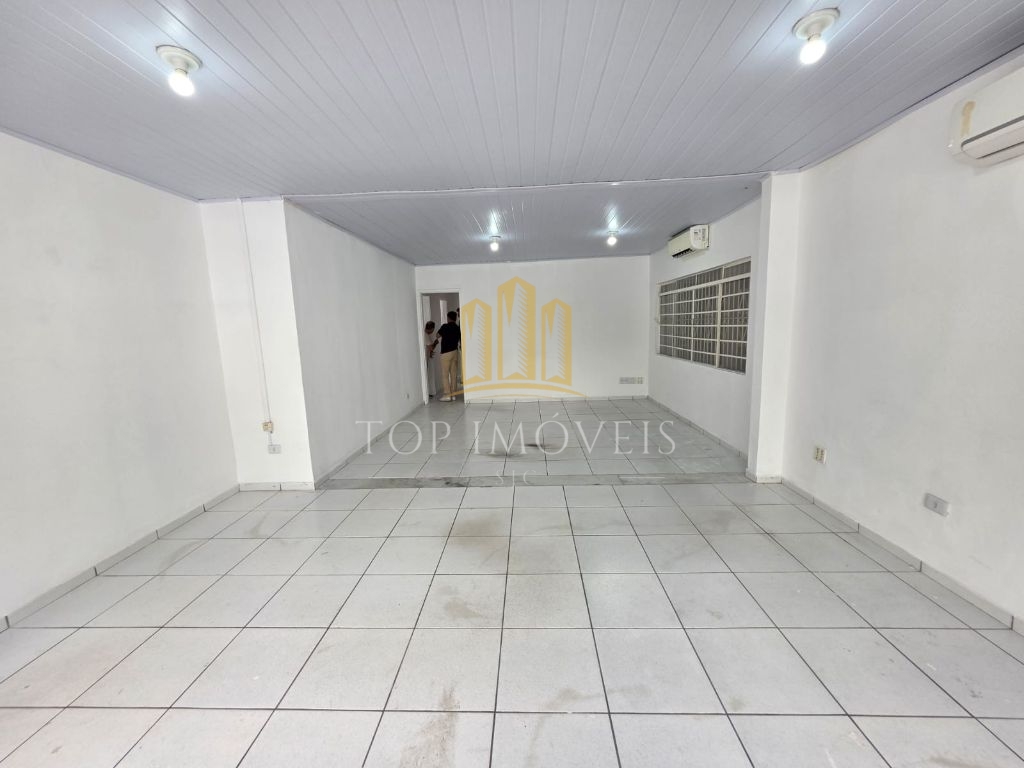 Belíssima Casa Comercial no Coração de São José em uma das Regiões mais Nobre o São Dimas