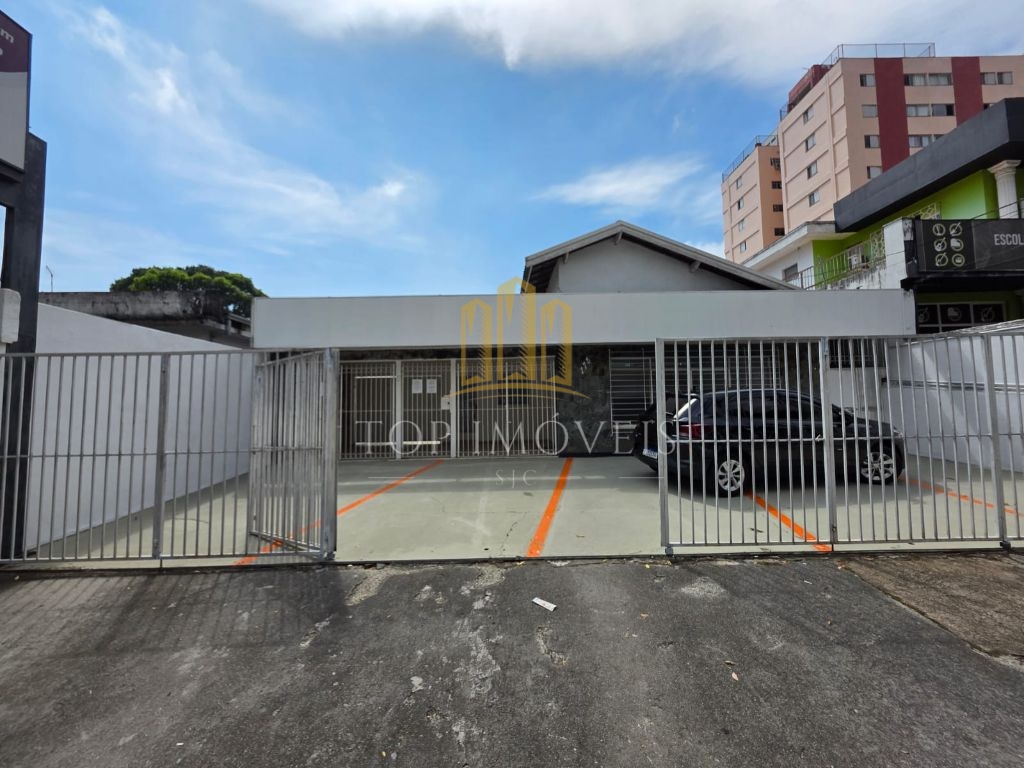 Belíssima Casa Comercial no Coração de São José em uma das Regiões mais Nobre o São Dimas