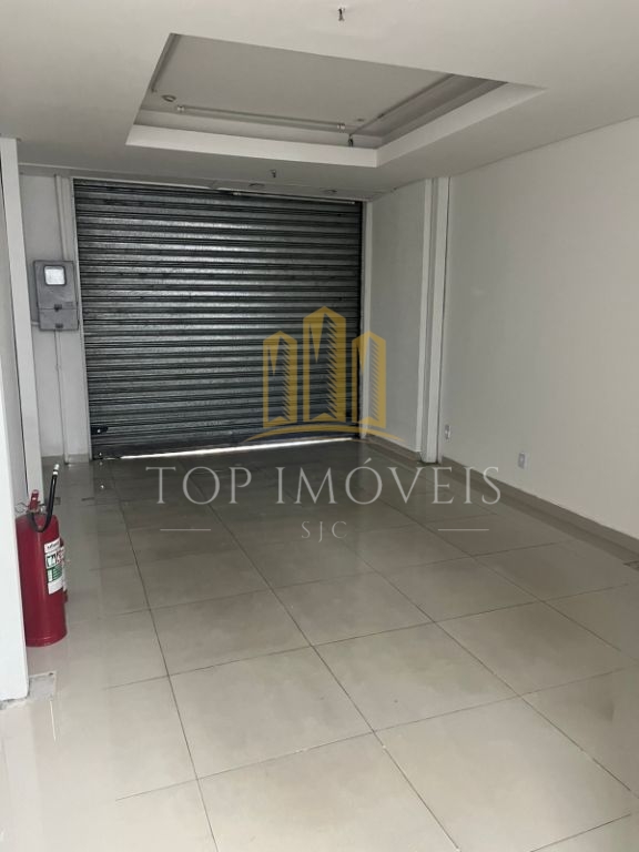 Espaçosa loja em condominio comercial no centro de são josé 