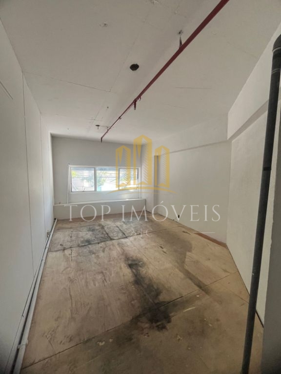 Espaçosa loja em condominio comercial no centro de são josé 