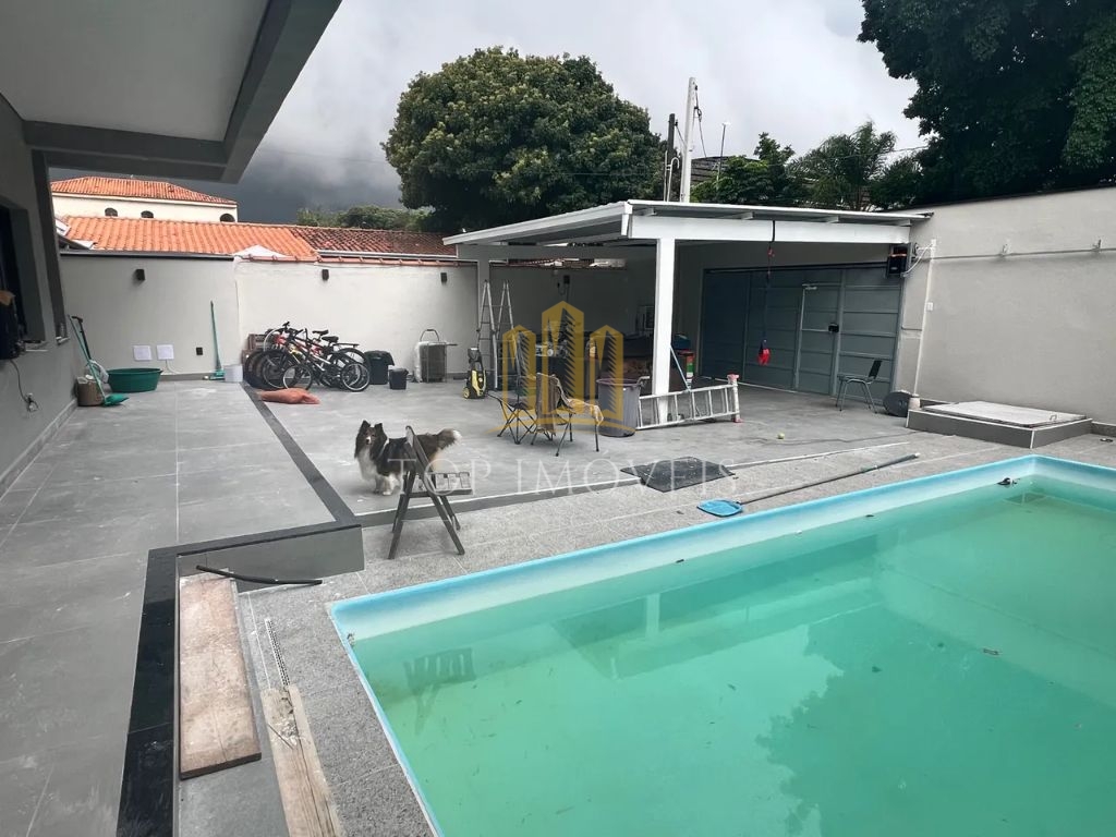Linda Casa Localizada no Bosque dos Eucaliptos 4 dormitorios 4 suites Piscina Area Gourmet