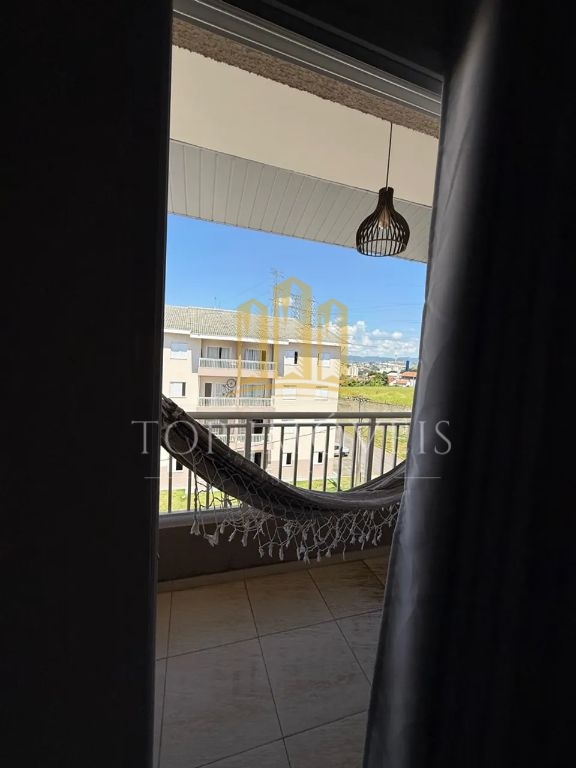 Lindo apartamento dois dormitorios co varanda repleto de arm