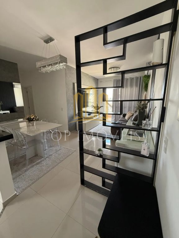 Lindo apartamento dois dormitorios co varanda repleto de arm