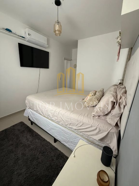 Lindo apartamento dois dormitorios co varanda repleto de arm
