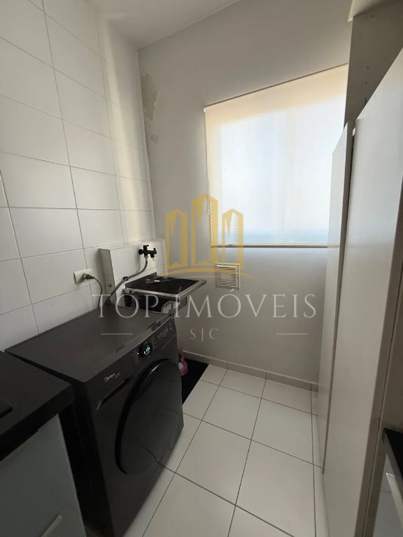 Lindo apartamento dois dormitorios co varanda repleto de arm