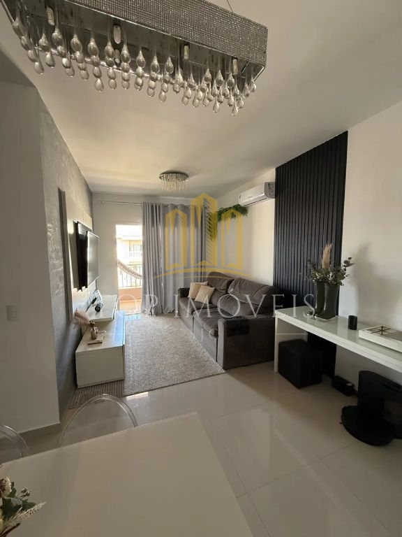 Lindo apartamento dois dormitorios co varanda repleto de arm