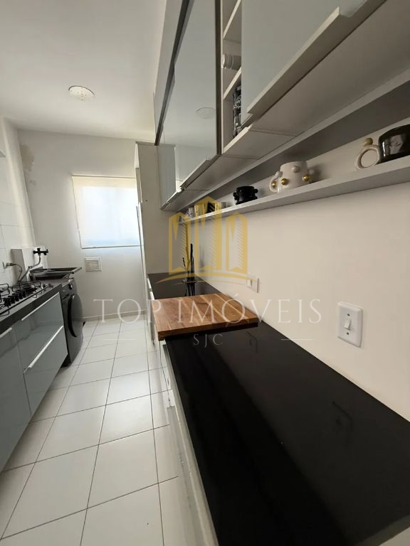 Lindo apartamento dois dormitorios co varanda repleto de arm