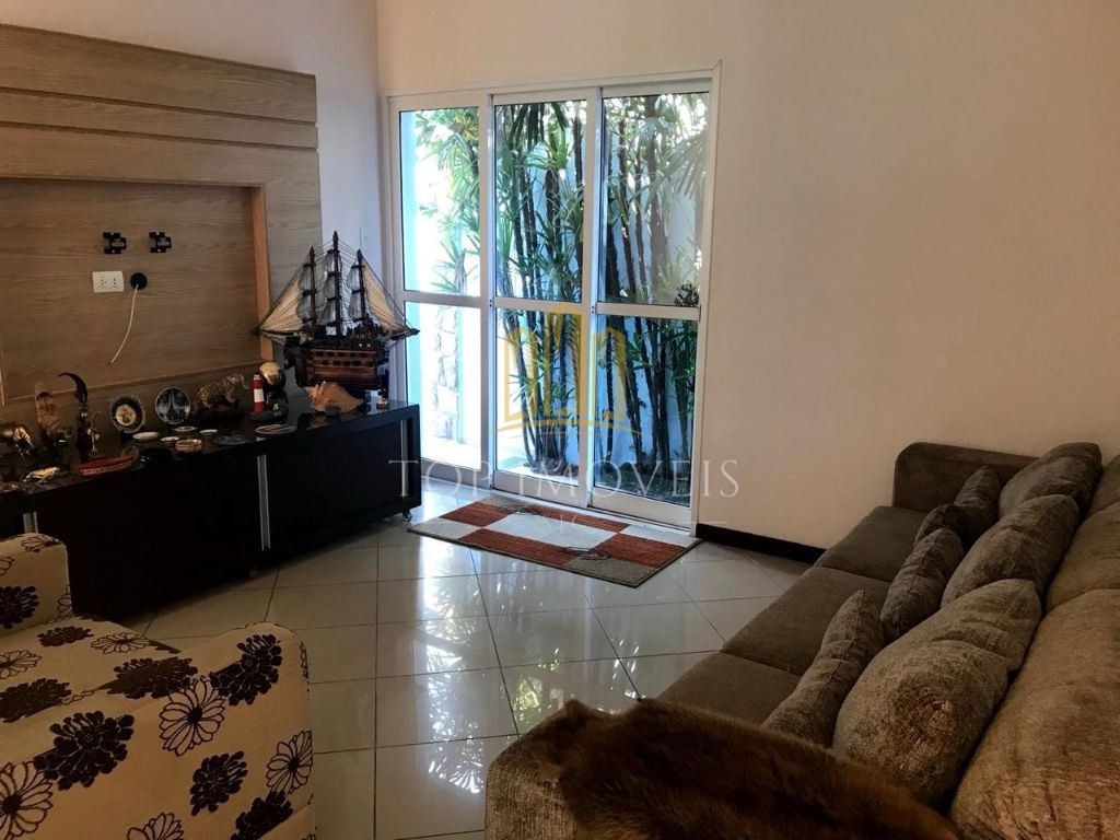 Fantastica casa quatro dormitorios suítes closet piscina lar