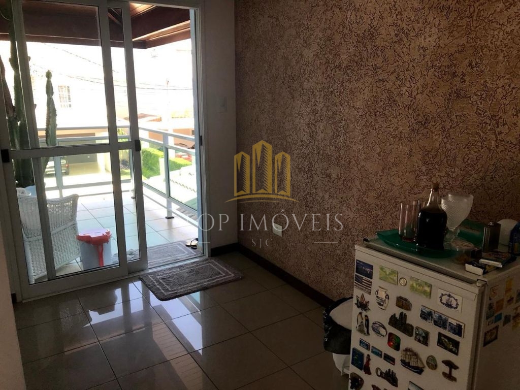 Fantastica casa quatro dormitorios suítes closet piscina lareira em condominio fechado OPORTUNIDADE