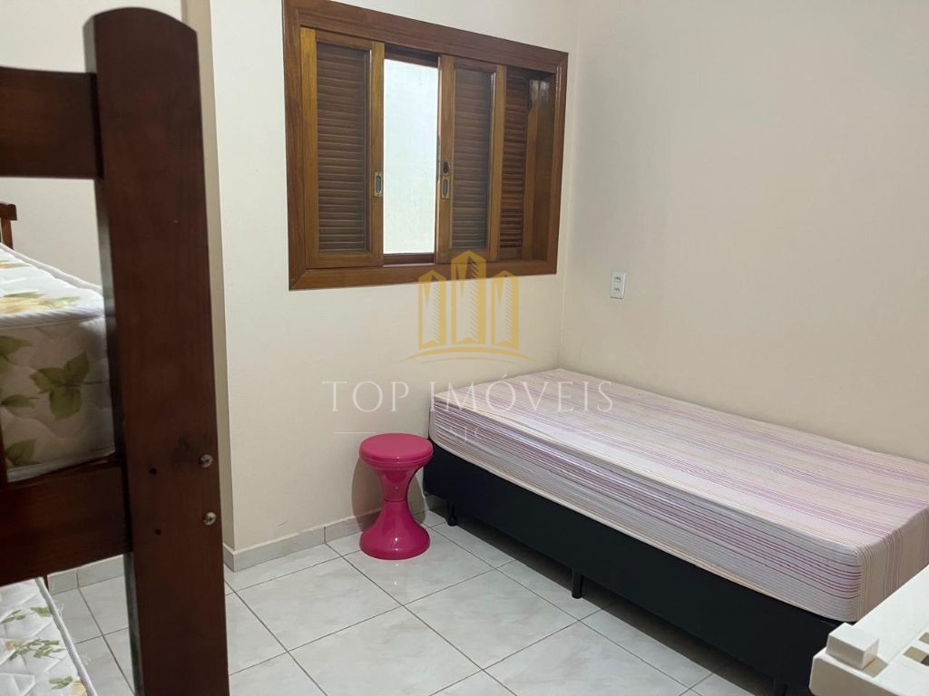 Maravilhosa casa tres dormitórios piscina espaço gourmet em condominio fechado