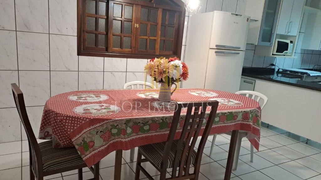 Maravilhoso sobrado quatro dormitórios suíte piscina area go