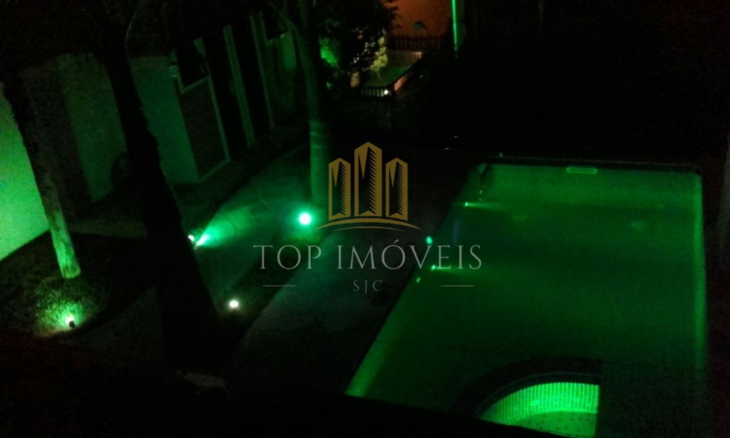 Maravilhosa casa três dormitórios, suíte piscina espaço gourmet no Villa Branca