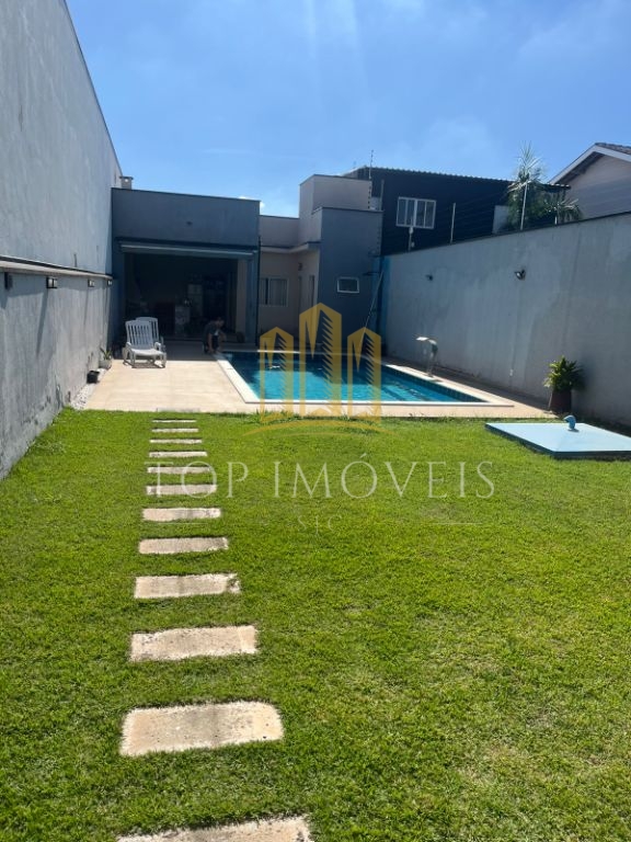 Confortavel casa um dormitório piscina area gourmet no villa