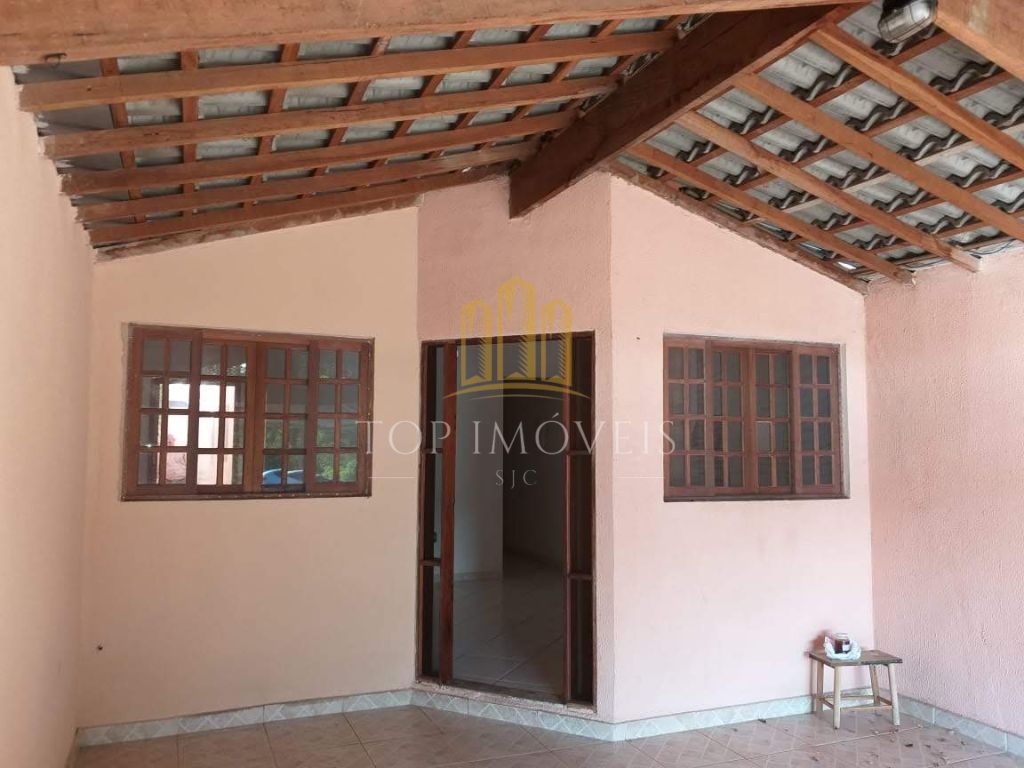 Linda casa localizada no bosque dos eucaliptos 3 dormitorios