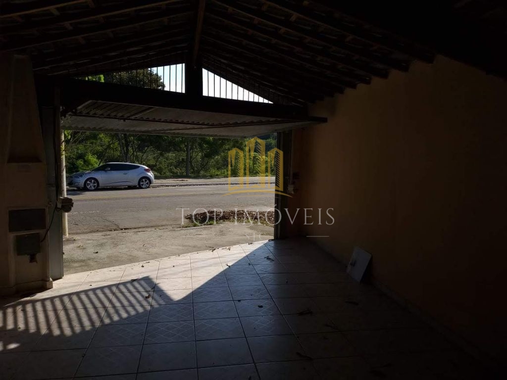 Linda casa localizada no bosque dos eucaliptos 3 dormitorios