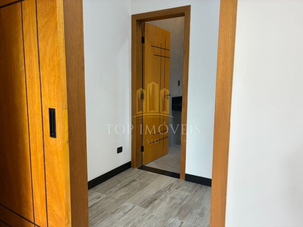 A Casa dos Seus Sonhos Está Aqui Alto Padrão no Vila Branca! Encante-se com essa residência espetacular localizada em um dos bairros que mais crescem e se valorizam na cidade: o Vila Branca.