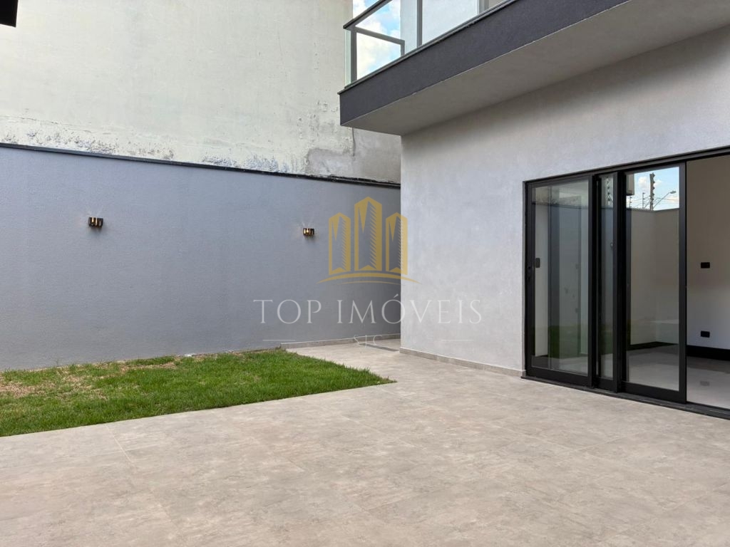 A Casa dos Seus Sonhos Está Aqui Alto Padrão no Vila Branca! Encante-se com essa residência espetacular localizada em um dos bairros que mais crescem e se valorizam na cidade: o Vila Branca.