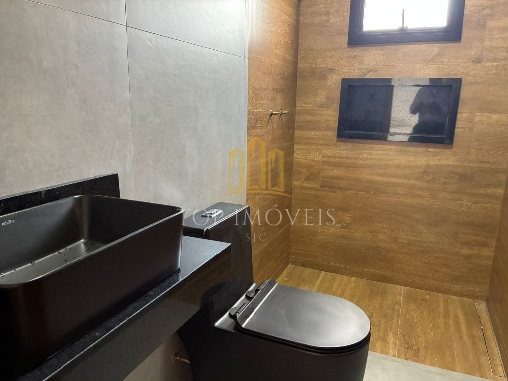 A Casa dos Seus Sonhos Está Aqui Alto Padrão no Vila Branca! Encante-se com essa residência espetacular localizada em um dos bairros que mais crescem e se valorizam na cidade: o Vila Branca.