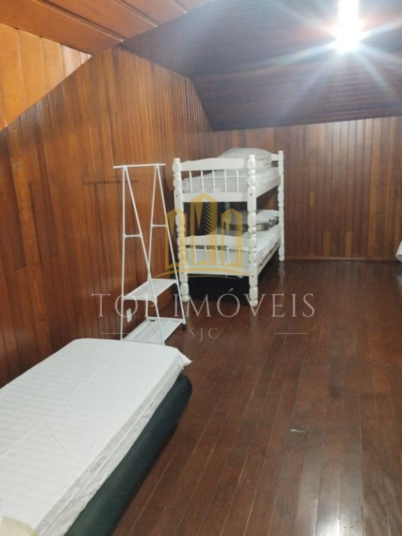 Belissima casa estilo suiço 203m² 4 dormitórios 2 banheiros 