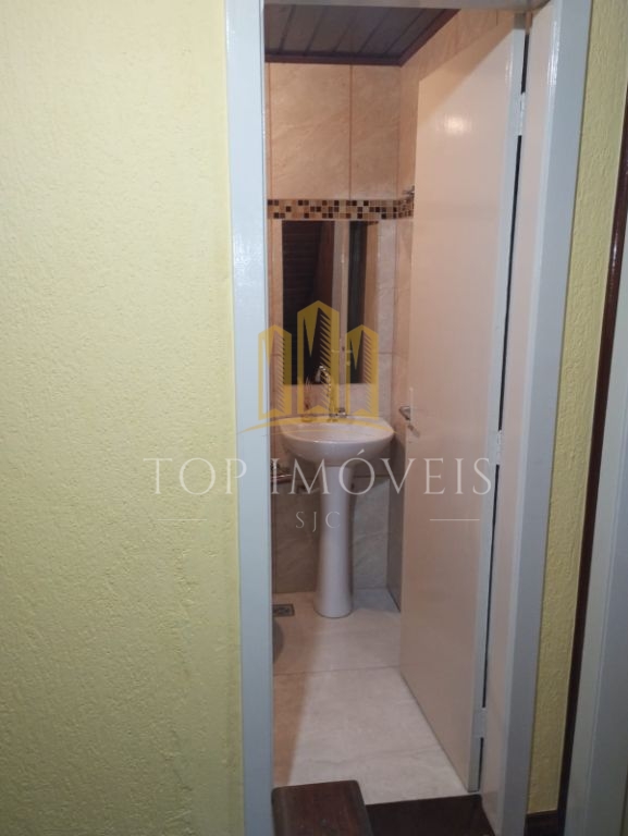 Belissima casa estilo suiço 203m² 4 dormitórios 2 banheiros 