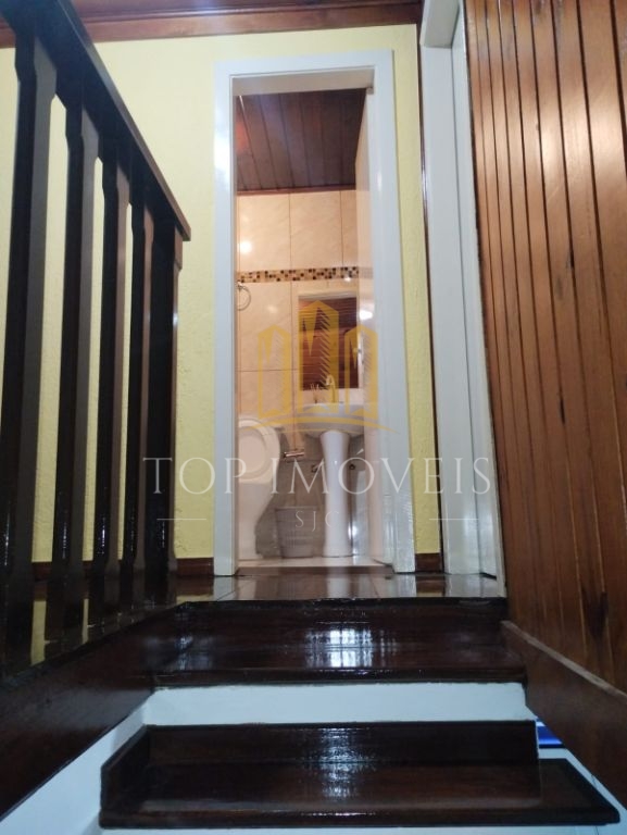 Belissima casa estilo suiço 203m² 4 dormitórios 2 banheiros 