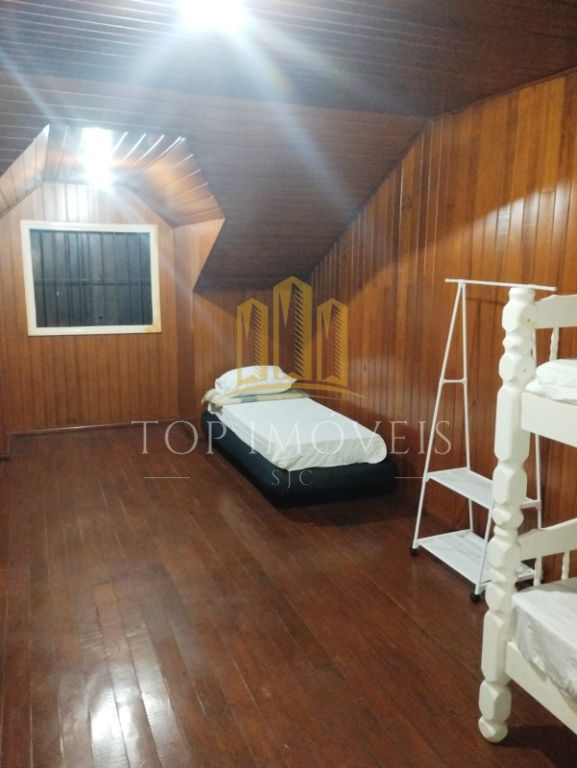 Belissima casa estilo suiço 203m² 4 dormitórios 2 banheiros 