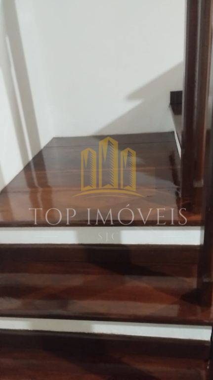 Belissima Casa Estilo Suiço 203m² 4 Dormitórios 2 Banheiros em Campos do Jordão