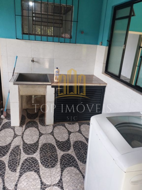 Belissima casa estilo suiço 203m² 4 dormitórios 2 banheiros 
