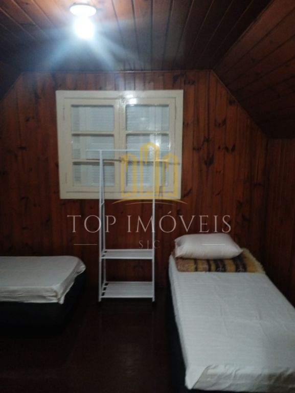 Belissima casa estilo suiço 203m² 4 dormitórios 2 banheiros 