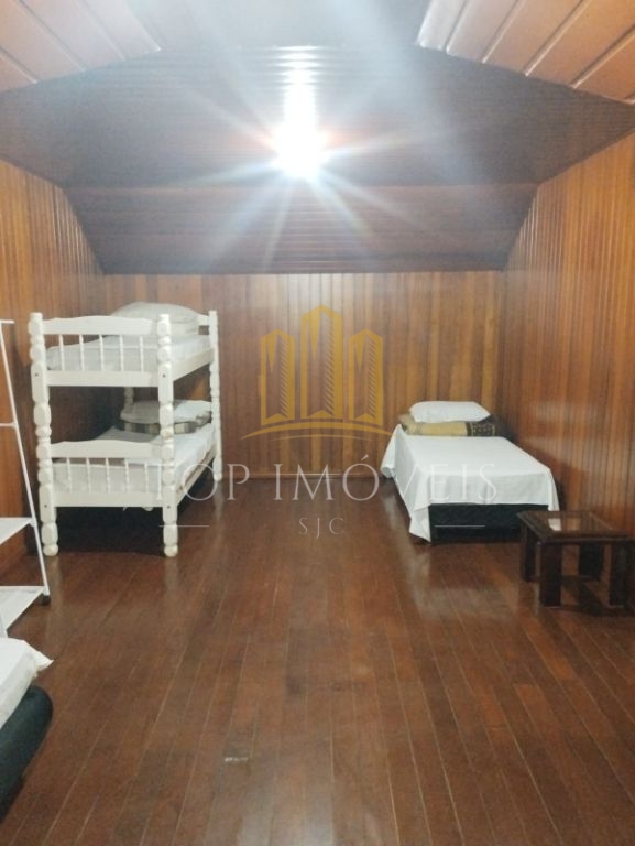 Belissima casa estilo suiço 203m² 4 dormitórios 2 banheiros 