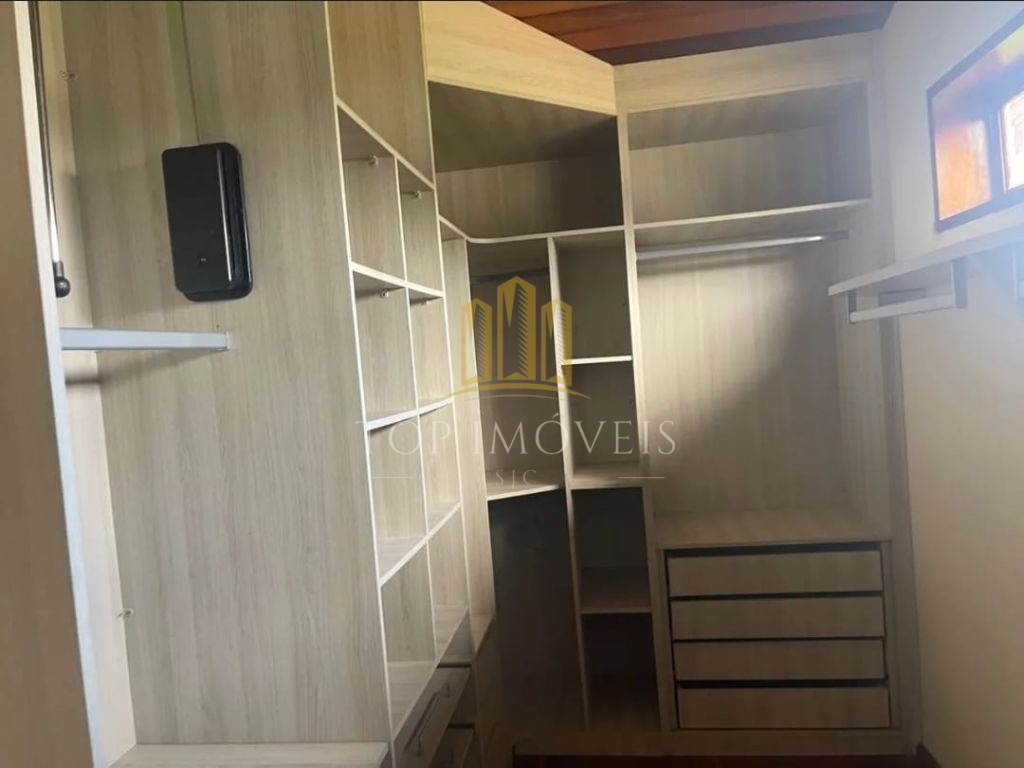 Magnifica casa cinco suítes lareira terreno de mil e quatrocentos m2 condominio fechado em Jambeiro