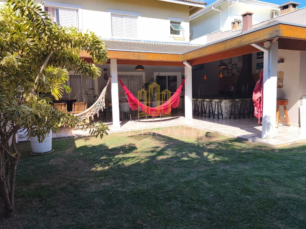 Maravilhosa casa três dormitórios suíte espaço gourmet em co