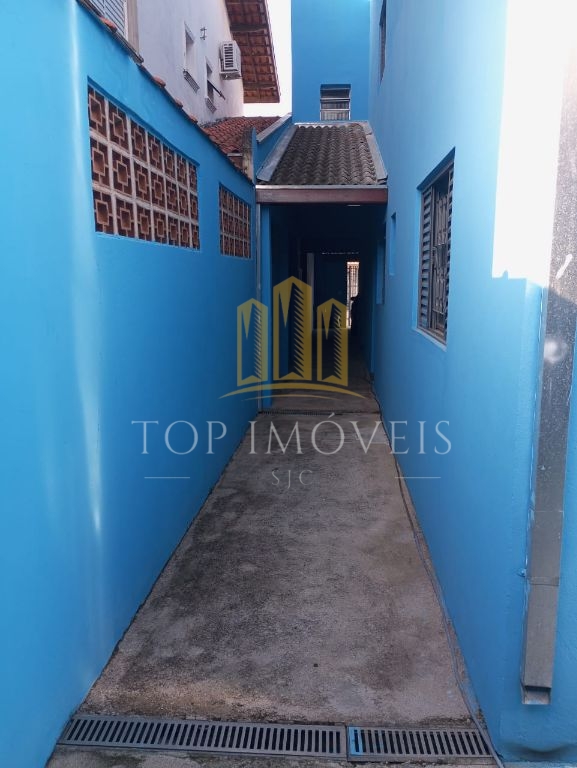 Excelente sobrado à venda na zona leste de são josé dos camp