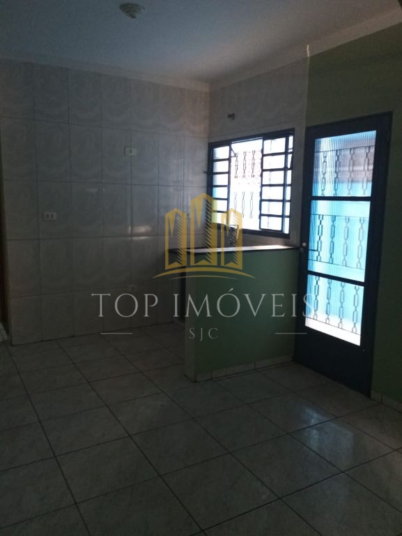 Excelente sobrado à venda na zona leste de são josé dos camp
