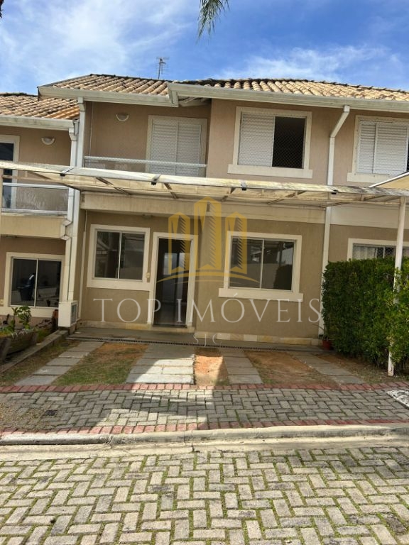 Casa de 3 quartos sendo 1 suíte no condominio campo dei fior
