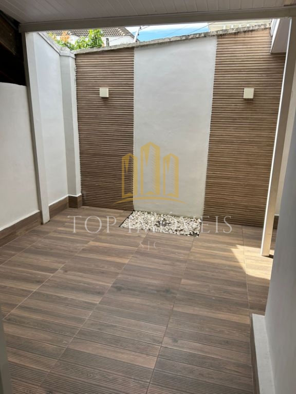 Casa de 3 quartos sendo 1 suíte no condominio campo dei fior