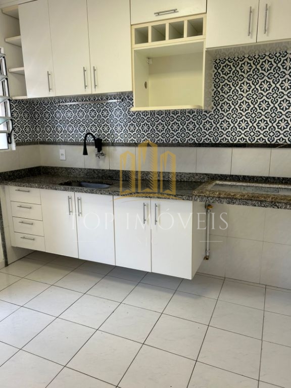 Casa de 3 quartos sendo 1 suíte no condominio campo dei fior