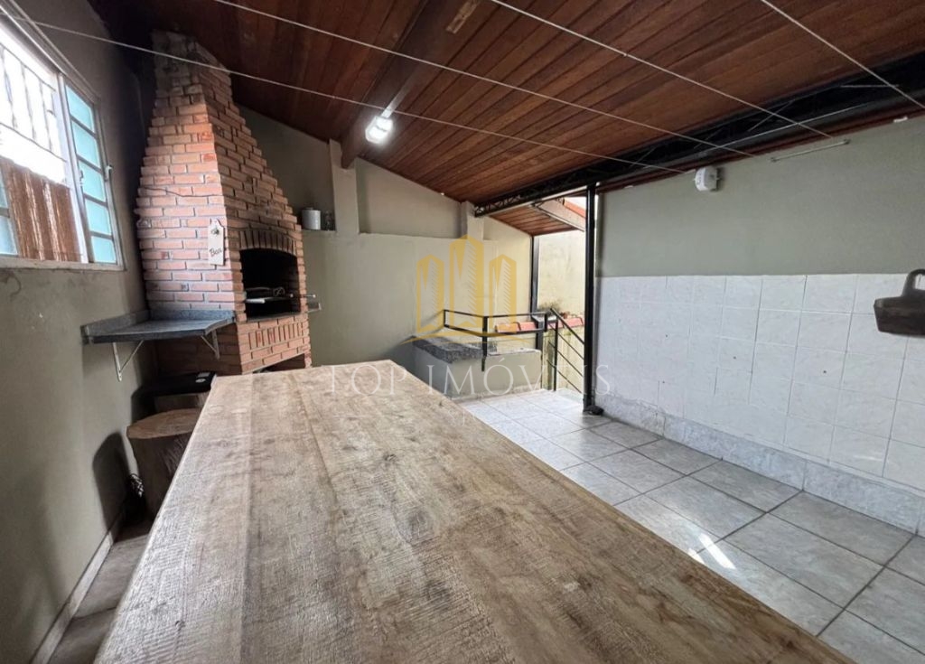 Linda Casa Localizada no Bosque dos Eucaliptos 3 dormitorios Suite Portao Automatico Rua sem saida.