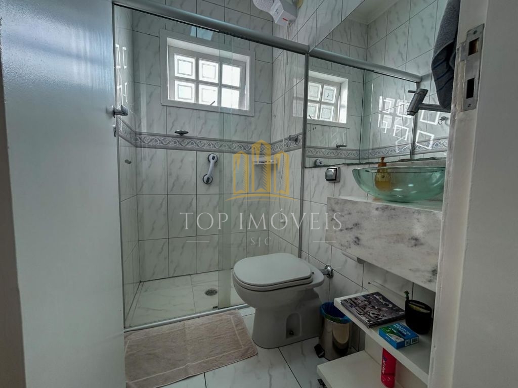 Casa Maravilhosa no Condomínio Portal da Serra 5 Dormitórios 2 Suítes Ampla e Sofisticada! Se você procura espaço, conforto e segurança em um só lugar, essa é a casa perfeita para sua família!