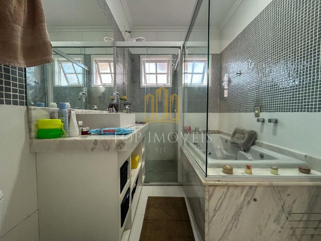 Casa Maravilhosa no Condomínio Portal da Serra 5 Dormitórios 2 Suítes Ampla e Sofisticada! Se você procura espaço, conforto e segurança em um só lugar, essa é a casa perfeita para sua família!