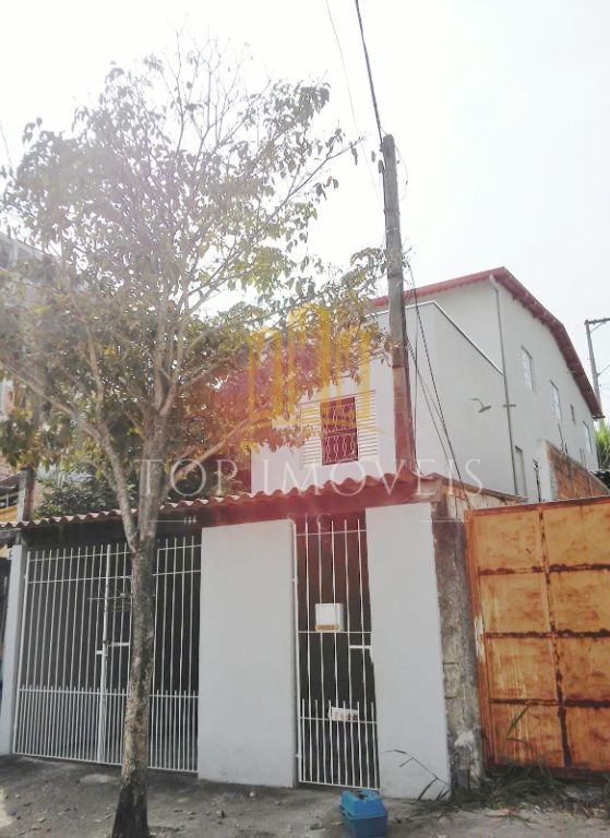 Linda casa localizada no jardim republica 3 dormitorios
