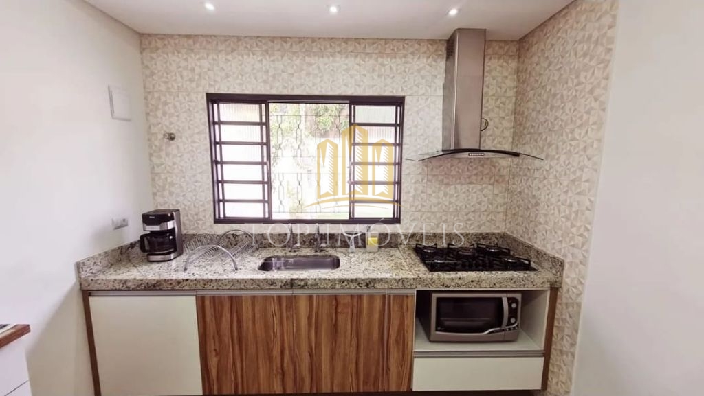 Casa três dormitórios zona mixta na av iguape oportunidade!