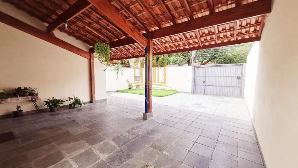 Casa três dormitórios zona mixta na av iguape oportunidade!