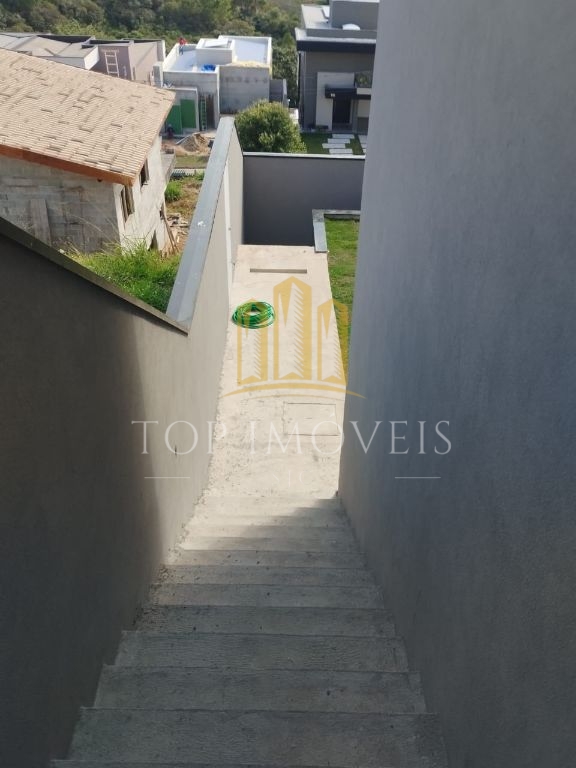Maravilhoso sobrado três suítes espaço gourmet no espetacular condominio Verana