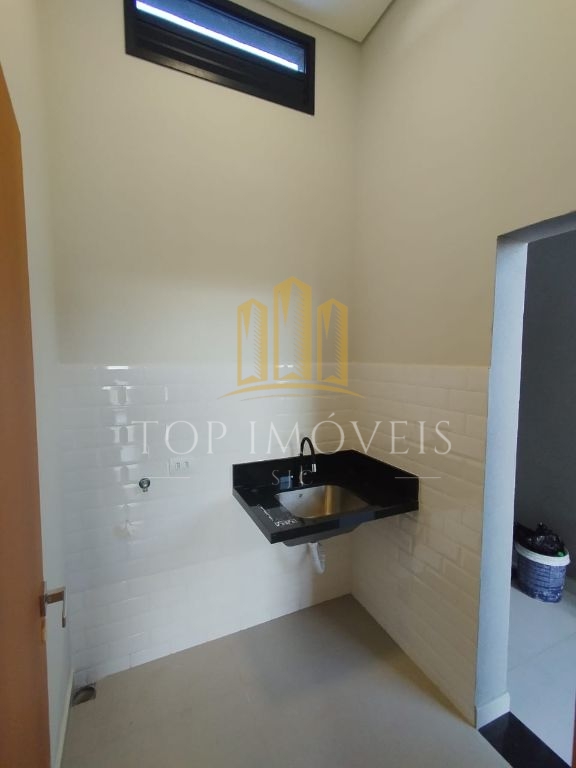 Maravilhoso sobrado três suítes espaço gourmet no espetacular condominio Verana